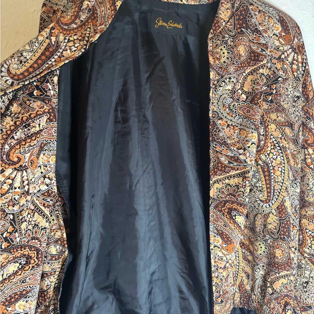 Elegant Paisley Bomber Jacket in Brown Tones - Picture 6 of 6